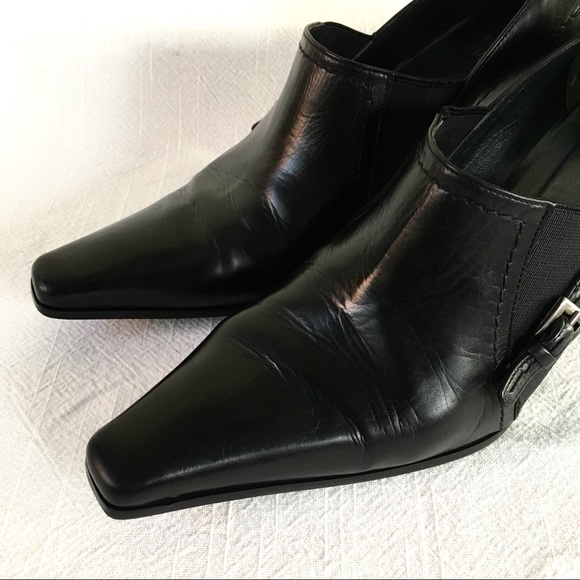 Stuart Weitzman Black Leather Pointy Toe Witchy Shoes w Side Buckles size 7 - Picture 5 of 8